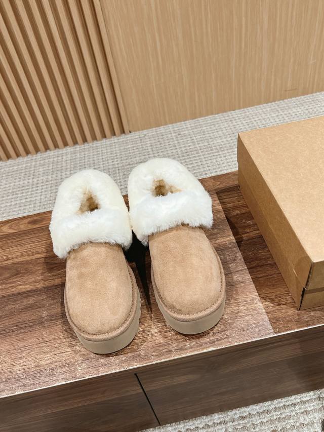 莞产 # 油叽叽冬季厚底底雪地靴 秋冬街边感 随手拍 一双雪地靴 一秒秋冬氛围感来了 极简 每天都要温暖又时髦 隆丰a级羊皮毛一体材质 Size：35-39 4